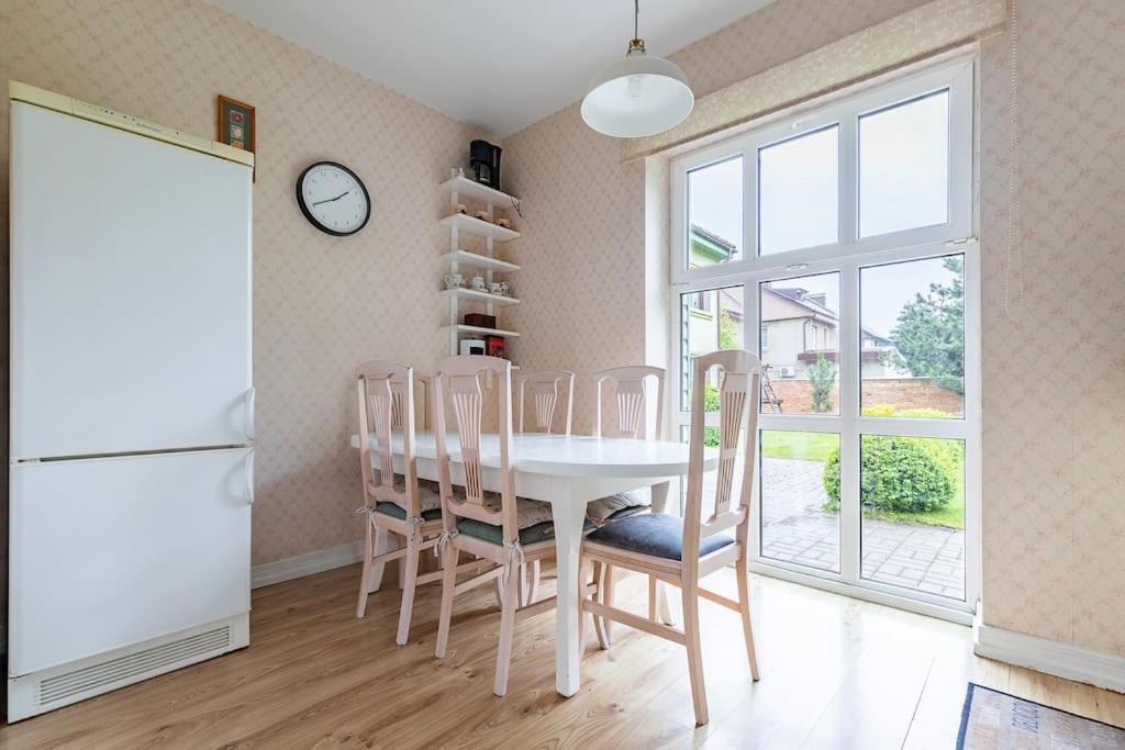 New House, Private Garden & Parking Center Appartement